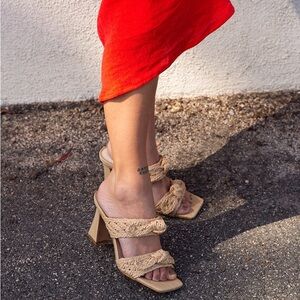 Dolce Vita Niyah Raffia Heels Size‎ 6 Light Natural Woven Summer Sandals